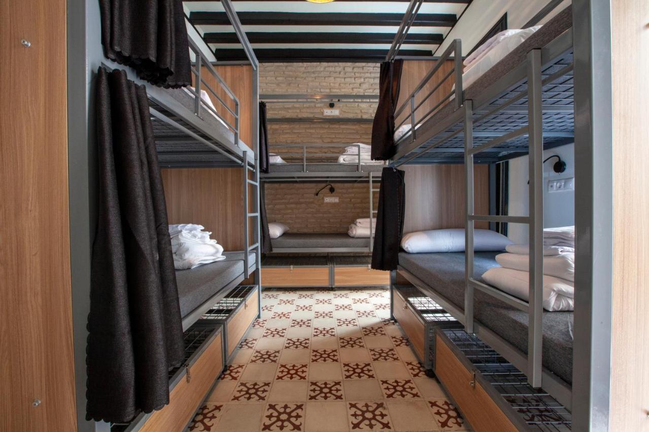 Hostel Ibarra By Bossh! Hotels Seville Luaran gambar
